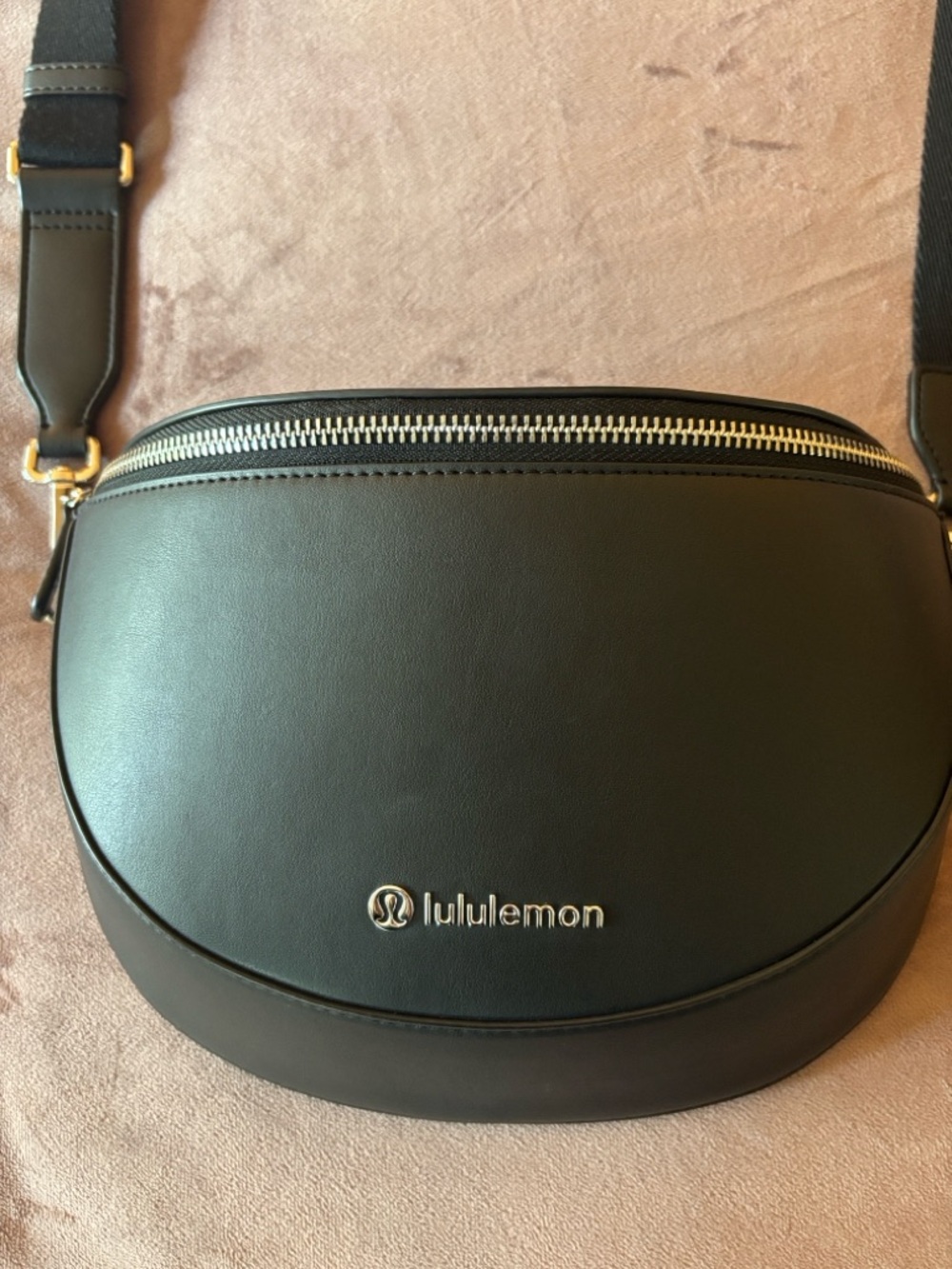 lululemon Black Logo Patch Crossbody Bag - Picture 3 of 7